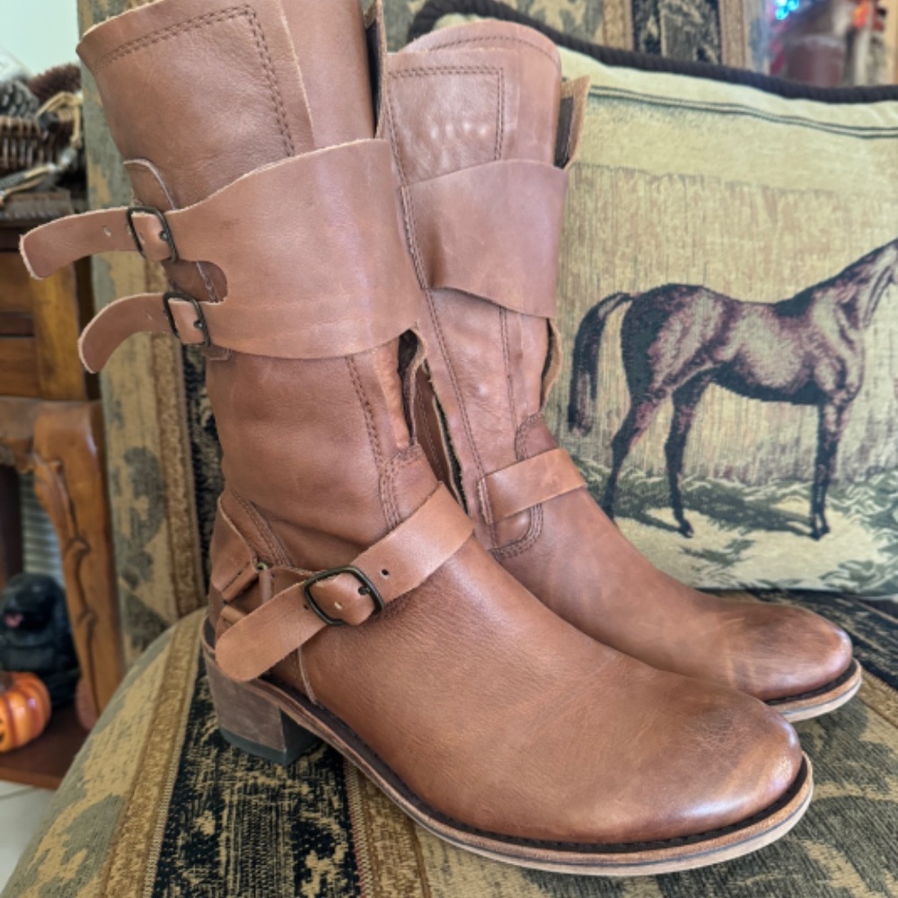 Gee Wawa mid calf  Boot Brown, 8.5